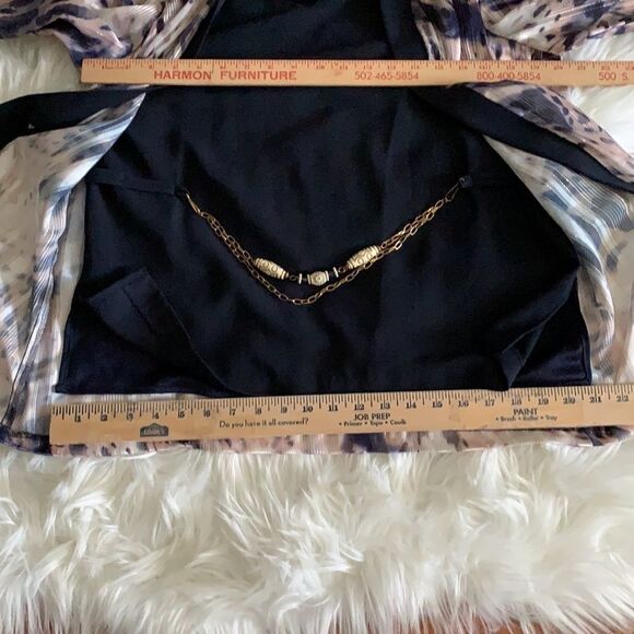 Navy blue and white blazer with built in navy blue tank. - Picture 11 of 11